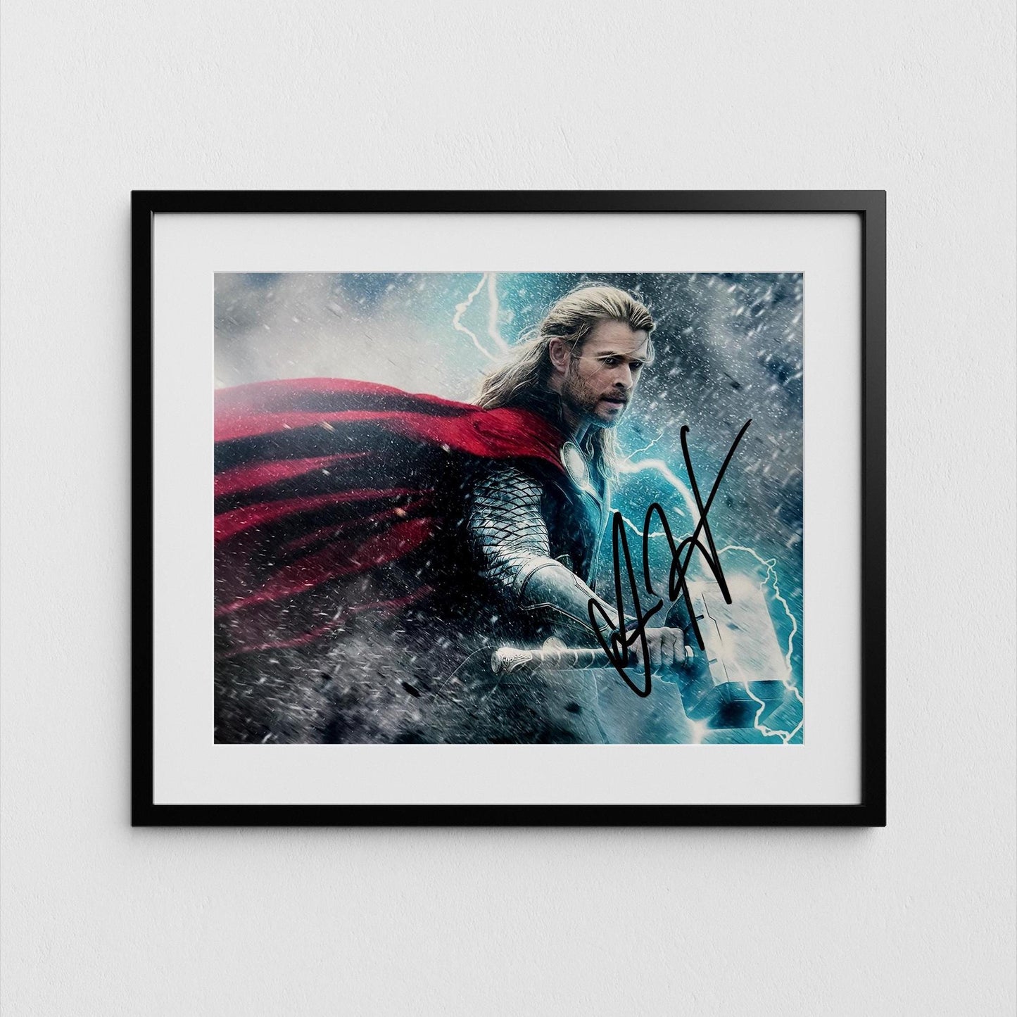 Chris Hemsworth Autograph Thor Avengers Authentic Signed Photo Signature with COA
