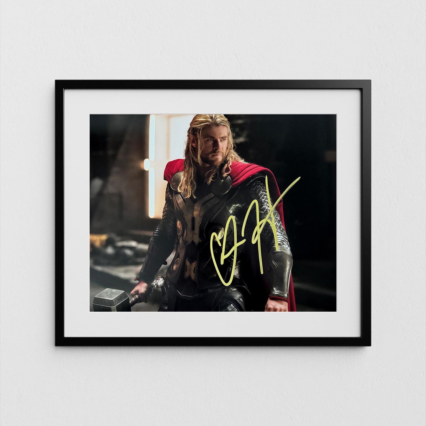Chris Hemsworth Autograph Thor Avengers Authentic Signed Photo Signature with COA