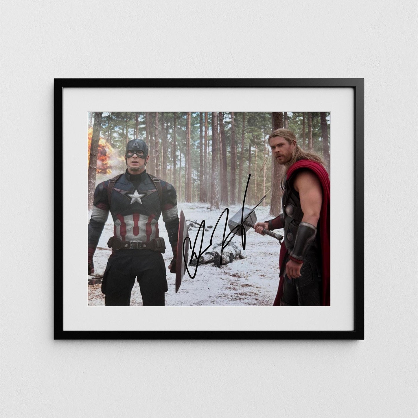 Chris Hemsworth Autograph Thor Avengers Authentic Signed Photo Signature with COA