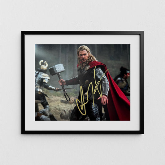 Chris Hemsworth Autograph Thor Avengers Authentic Signed Photo Signature with COA
