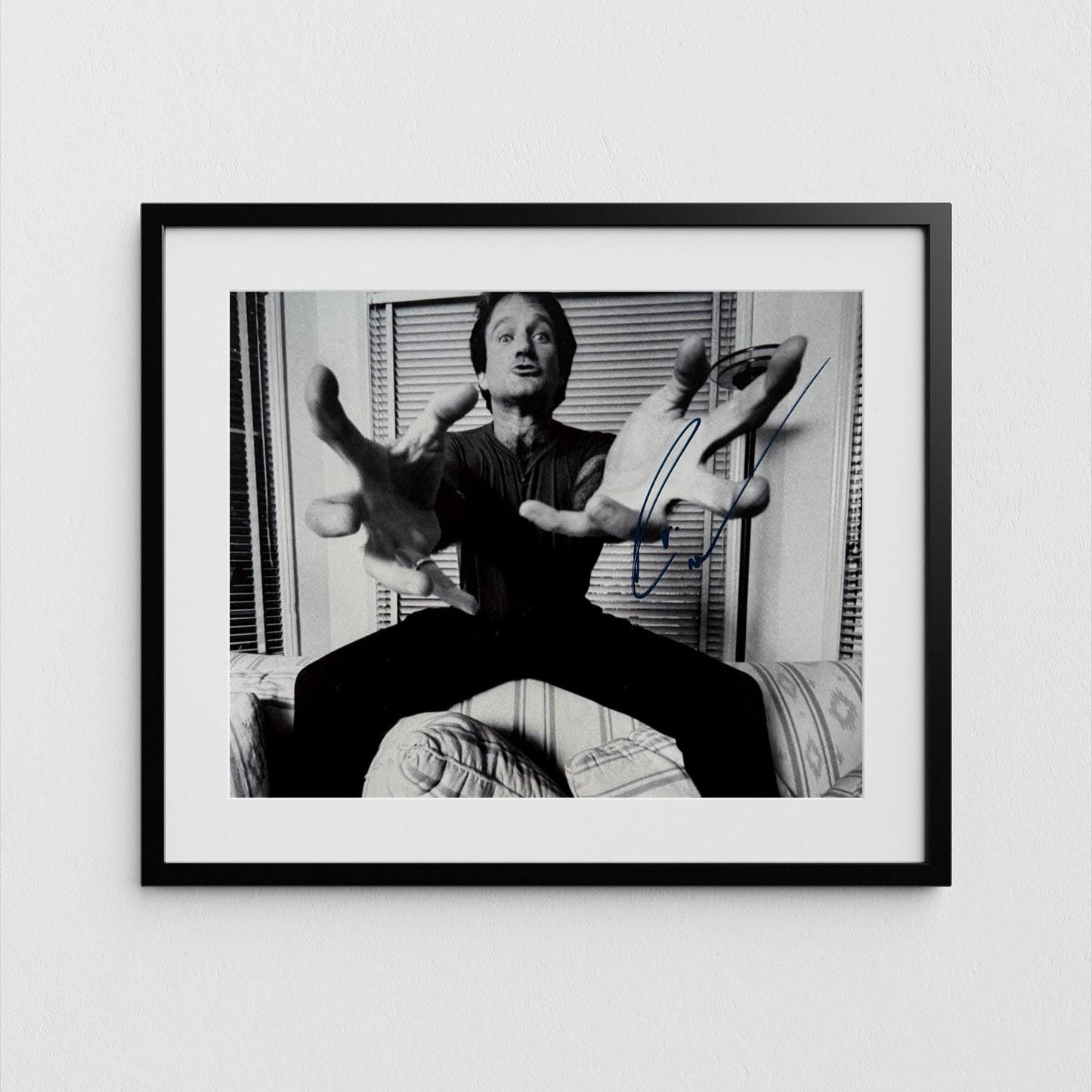 Robin Williams Autograph Signed Poster Authentic Signature with COA